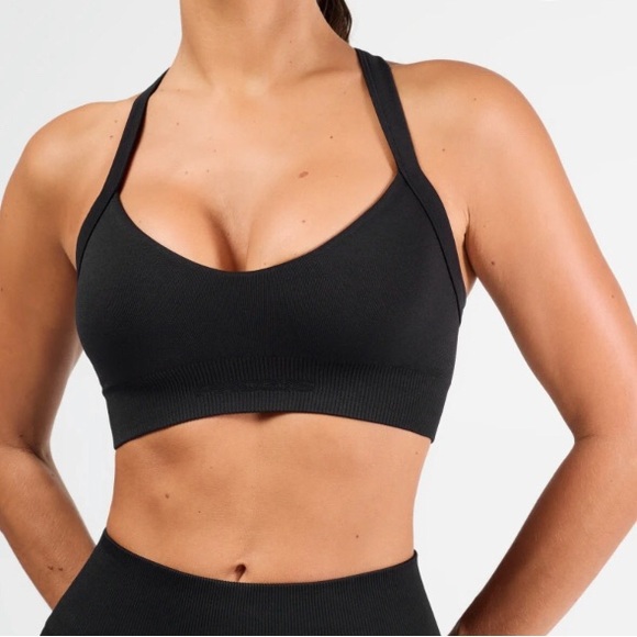 Set of leggings and sport bra - Picture 2 of 6